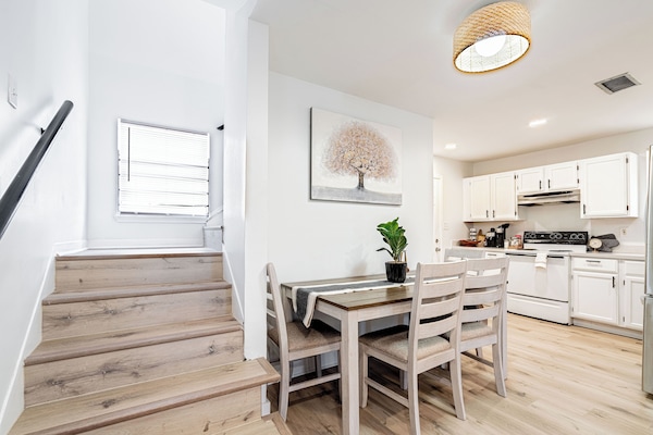 Micro-ondes, four, plaque de cuisson, lave-vaisselle