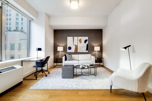 TV - Spacious Studio With Luxury Amenities | Tribeca (New York)