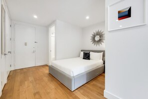 Unclassified image, 5 of 7, button