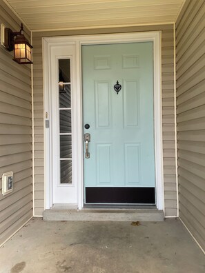 Exterior detail - Cozy on Cory: Charming 3-bedroom house with WiFi, AC in enjoyable Clarksville (Clarksville)