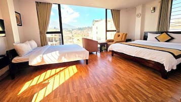 Executive Double Room, 1 Bedroom, Non Smoking, Lake View | Desk, free WiFi