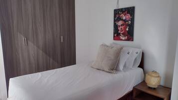 2 Schlafzimmer, Bügeleisen/Bügelbrett, kostenloses WLAN