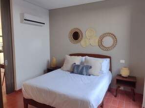 2 bedrooms, iron/ironing board, free WiFi