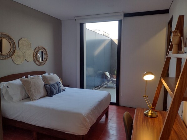 2 bedrooms, iron/ironing board, free WiFi