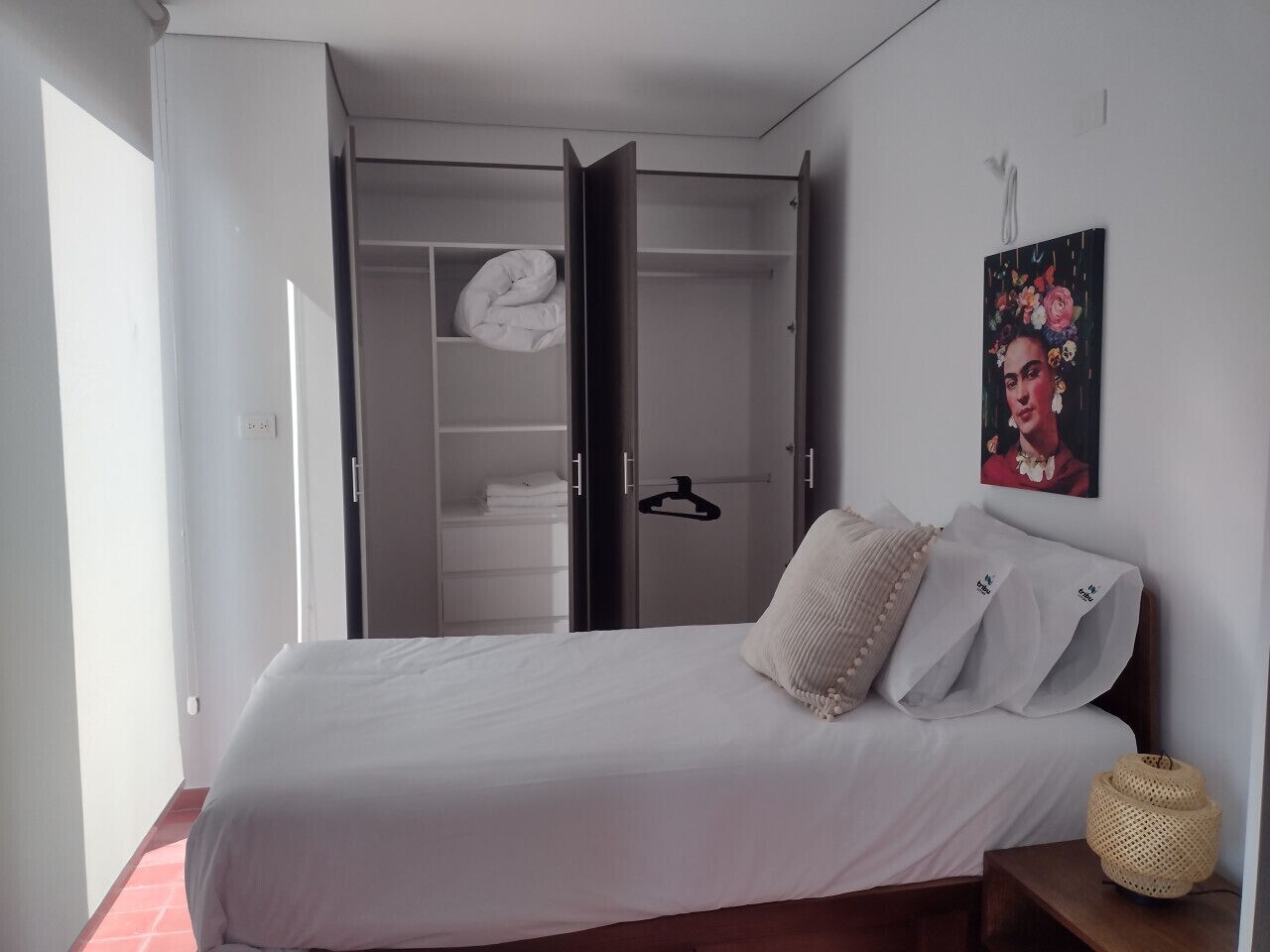 2 bedrooms, iron/ironing board, free WiFi