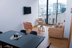 Living area - Departamento completo EPIQ 602 (Quito)