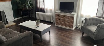 Upper unit with room to bring the whole family.