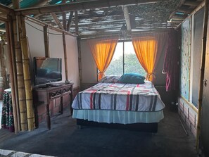 3 bedrooms, bed sheets
