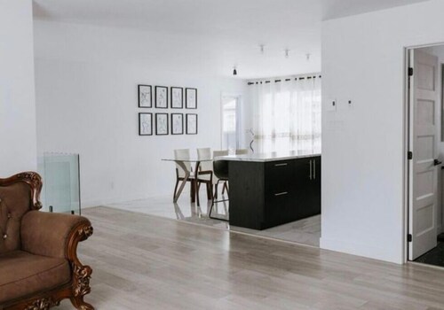 Beautiful modern house. Luxury and comfort near many parks and services