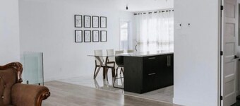 Beautiful modern house. Luxury and comfort near many parks and services