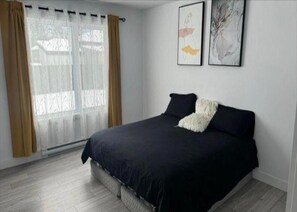 5 chambres, fer et planche à repasser, Wi-Fi, draps fournis