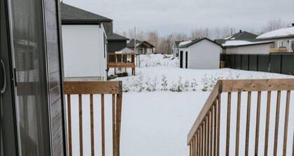 Beautiful modern house. Luxury and comfort near many parks and services