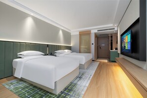 Tremannsrom – familie | Sengetøy av topp kvalitet, memory foam-senger og minibar (inkludert)