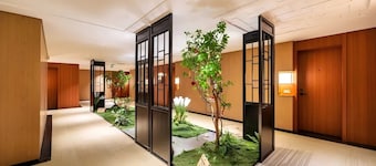 Rongzhen International Hotel - Zhonglou Drum Tower Branch