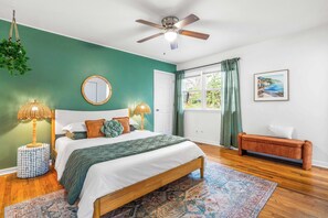 5 bedrooms, iron/ironing board, WiFi, bed sheets - Raleigh's Most Wanted  - Relax, Games, & Cozy Comfort (Raleigh)