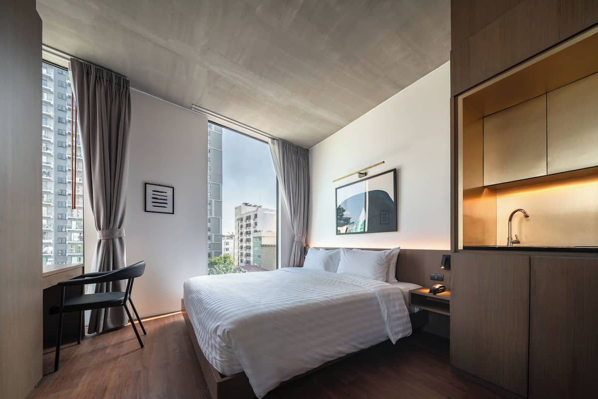 Executive Room | 1 bedroom, premium bedding, free minibar items, in-room safe