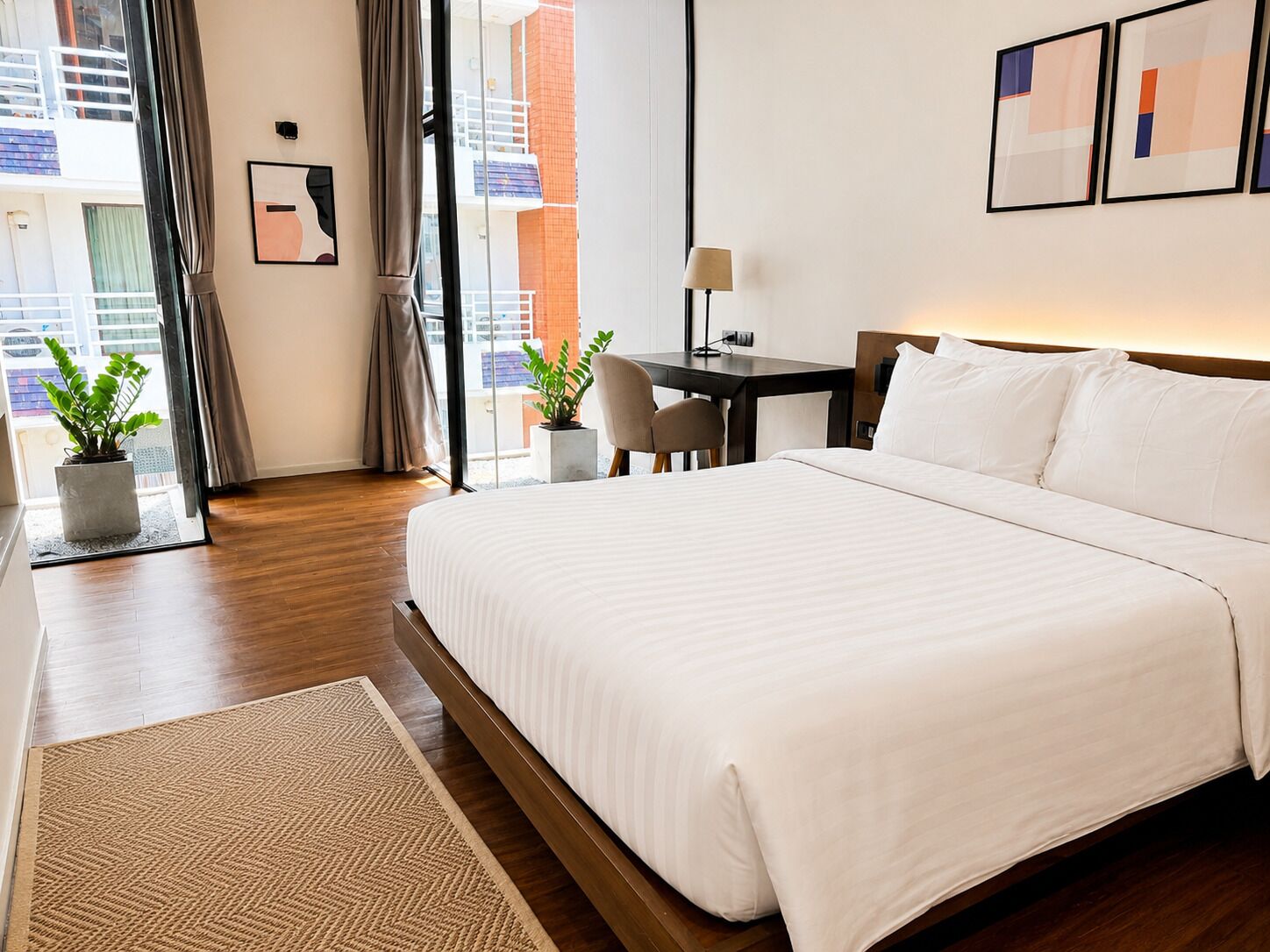 Premium bedding, free minibar items, in-room safe, desk