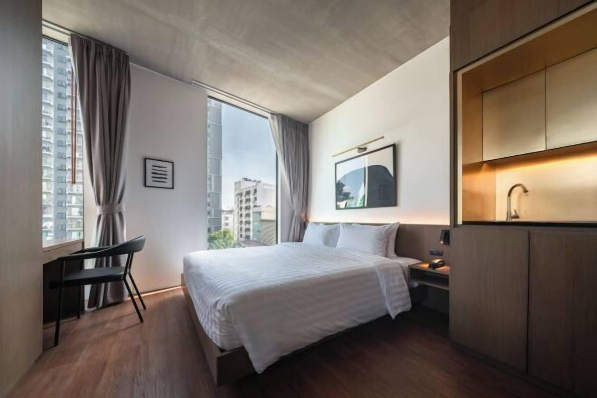 1 bilik tidur, peralatan tempat tidur premium, item bar mini percuma