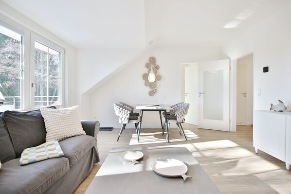 Fernseher, Stereoanlage