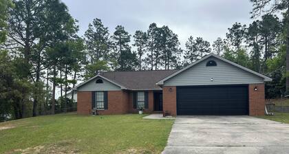 Masters Rental 3-bedroom house in charming Augusta, 22 min drive to tournament.