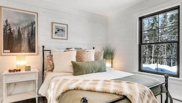 2 bedrooms, WiFi, bed sheets