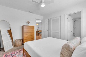 2 habitaciones, escritorio, tabla de planchar con plancha y wifi gratis 