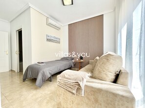 2 bedrooms, desk, free WiFi, bed sheets - Brisas del Mar Formentera del Segura by Villas&You (Formentera del Segura)