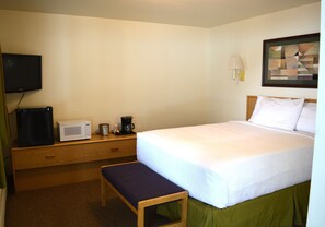1 bedroom, iron/ironing board, WiFi, bed sheets - #11 TWO QUEEN BEDS with WiFi and AC in charming Columbia Falls (Columbia Falls)
