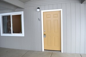 Exterior detail - #11 TWO QUEEN BEDS with WiFi and AC in charming Columbia Falls (Columbia Falls)