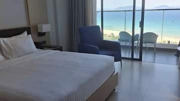 Apartamento Deluxe, balcón, vistas a la playa | Caja fuerte, sistema de insonorización, wifi gratis