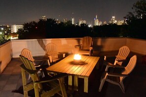 Outdoor dining - Eastside Downtown Skyline Stunner (Austin)