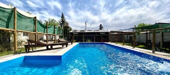 CASA CON PISCINA (con vista a la cordillera)
