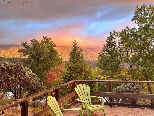 Charming Rustic Mountain Cabin, Near Yosemite,Amazing Views, and a Fireplace