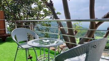 Kamar Double Deluks, pemandangan gunung | Area keluarga