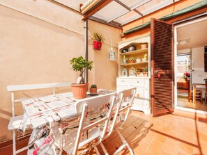 Outdoor dining - La Terrazza by Interhome (Rome: Historical City Center)
