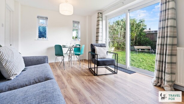 TV - Lime Corner: Peaceful with Parking (Leicester)