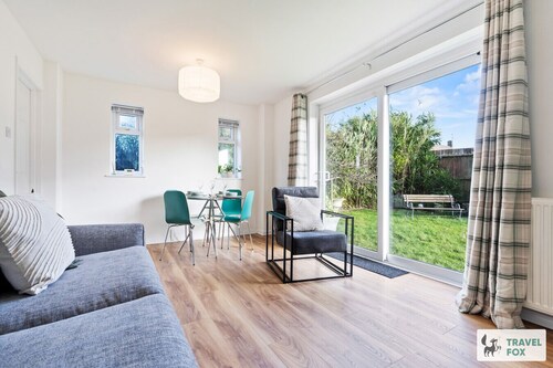 Lime Corner: Peaceful with Parking