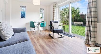 Lime Corner: Peaceful with Parking