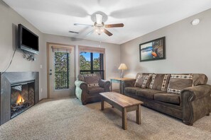 Smart-TV, Kamin, DVD-Player