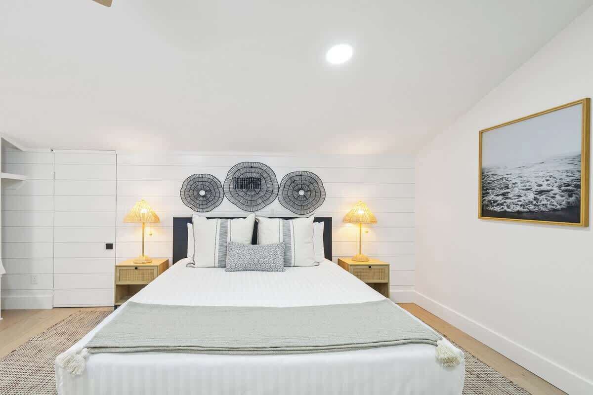 3 bedrooms, iron/ironing board, travel crib, free WiFi