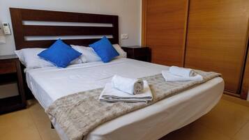 2 chambres, fer et planche Ă repasser, Wi-Fi, draps fournis
