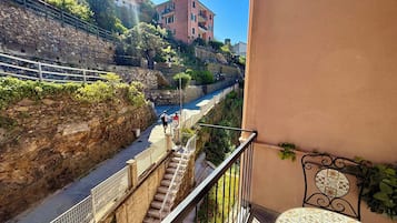 Deluxe Suite, Balcony, Mountain View | 1 bedroom, desk, free WiFi