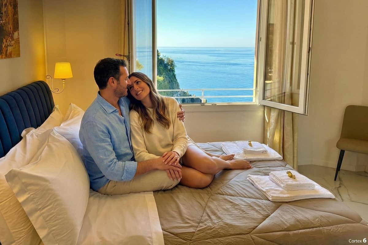 Suite – royal, sjøutsikt | 1 soverom, skrivebord og wi-fi (inkludert)