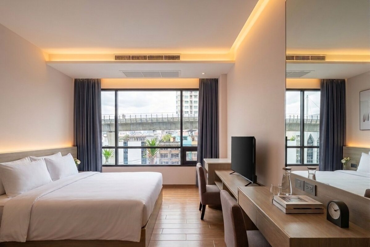 Superior Double Room | In-room safe, desk, iron/ironing board, WiFi (free)