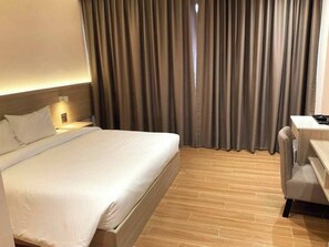 Superior Double Room | In-room safe, desk, iron/ironing board, free WiFi - 35 Bow Hotel (Bangkok)
