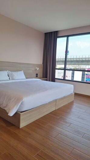 Kahden hengen superior-huone | Tallelokero huoneessa, työpöytä, silitysrauta/-lauta, ilmainen Wi-Fi