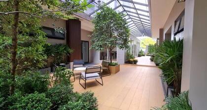 35 Bow Hotel