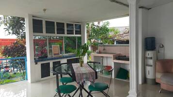 Family Quadruple Room | In-room dining
