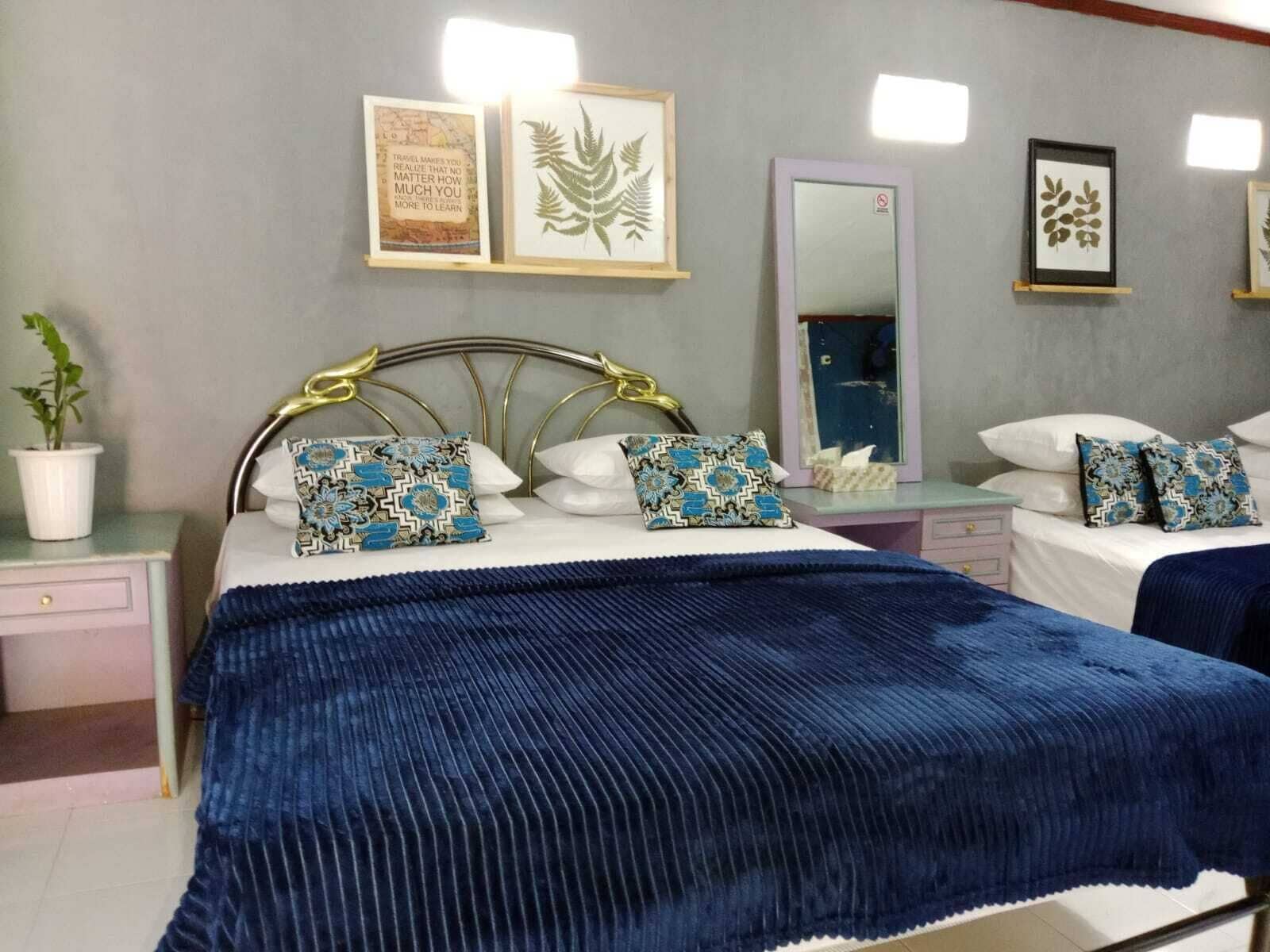 Family Room | Free WiFi