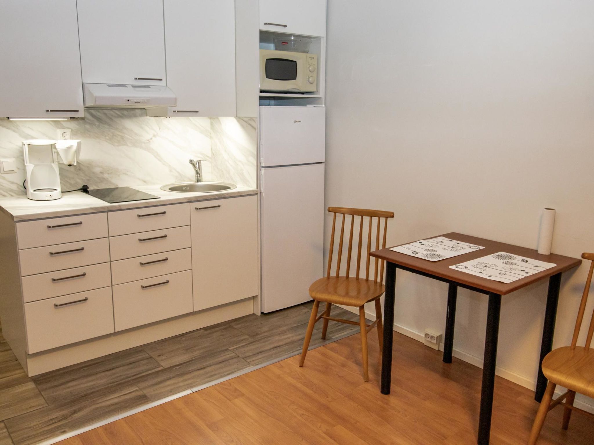 冰箱、微波炉、厨具/餐具